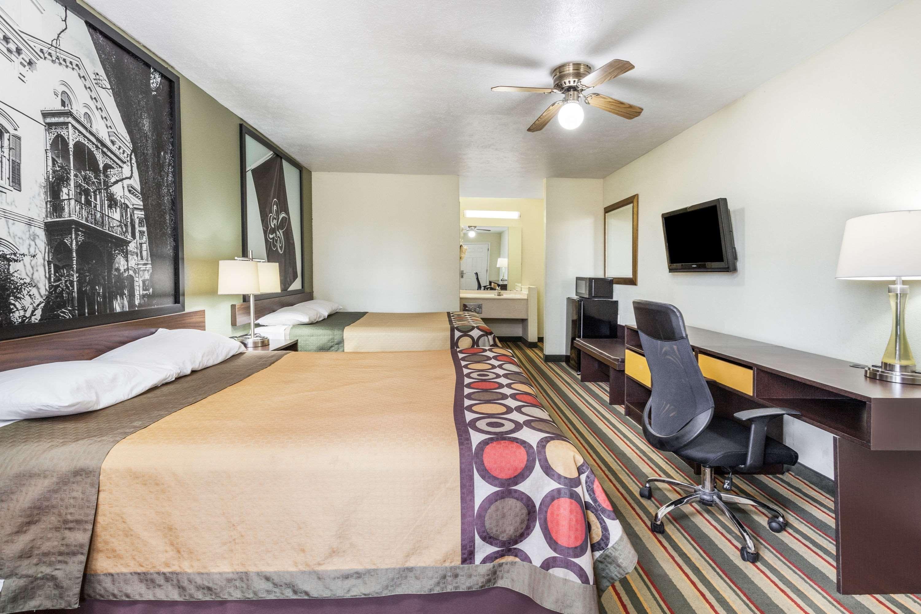 Super 8 By Wyndham Brookhaven Hotel Екстериор снимка