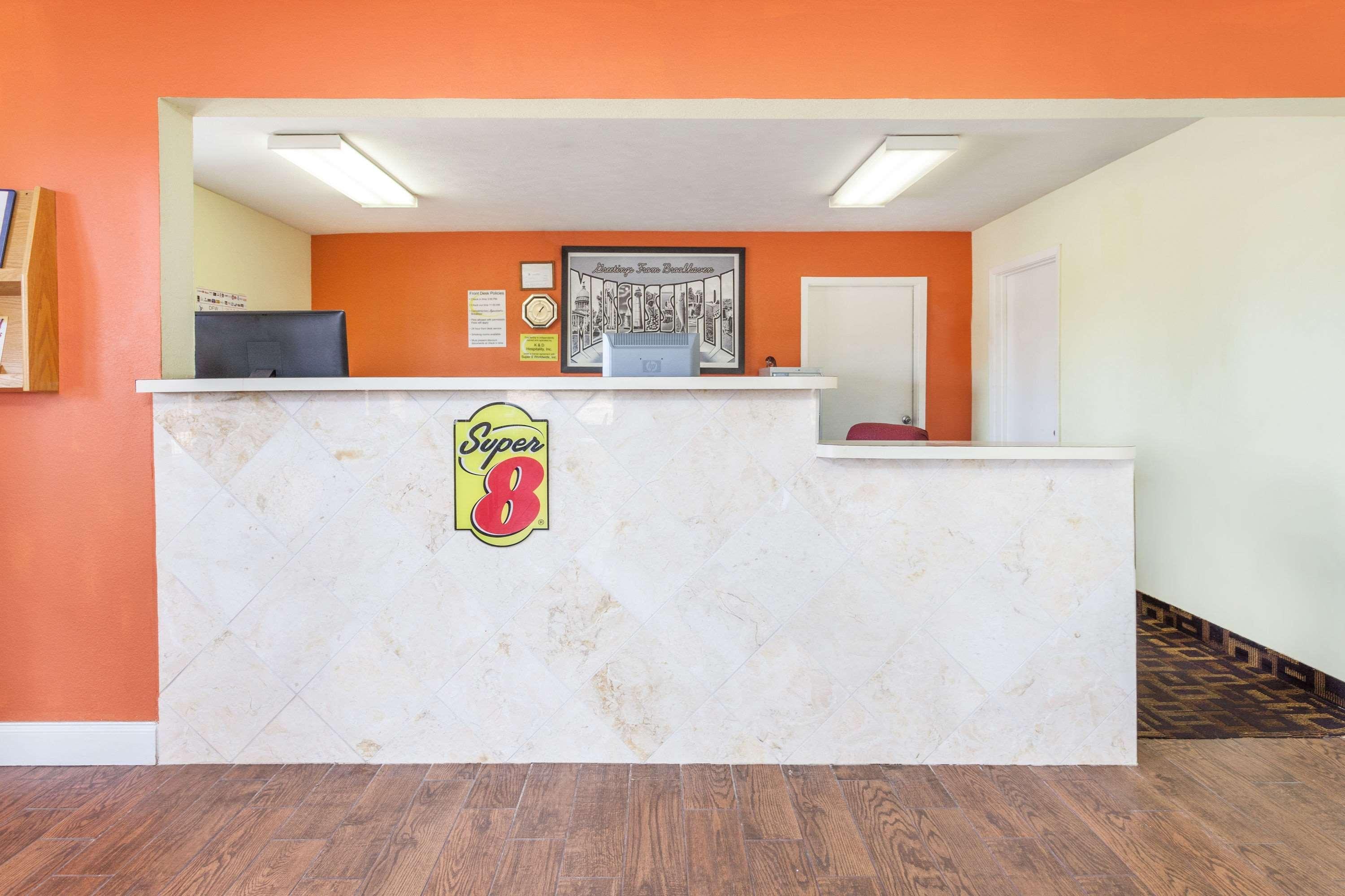 Super 8 By Wyndham Brookhaven Hotel Екстериор снимка