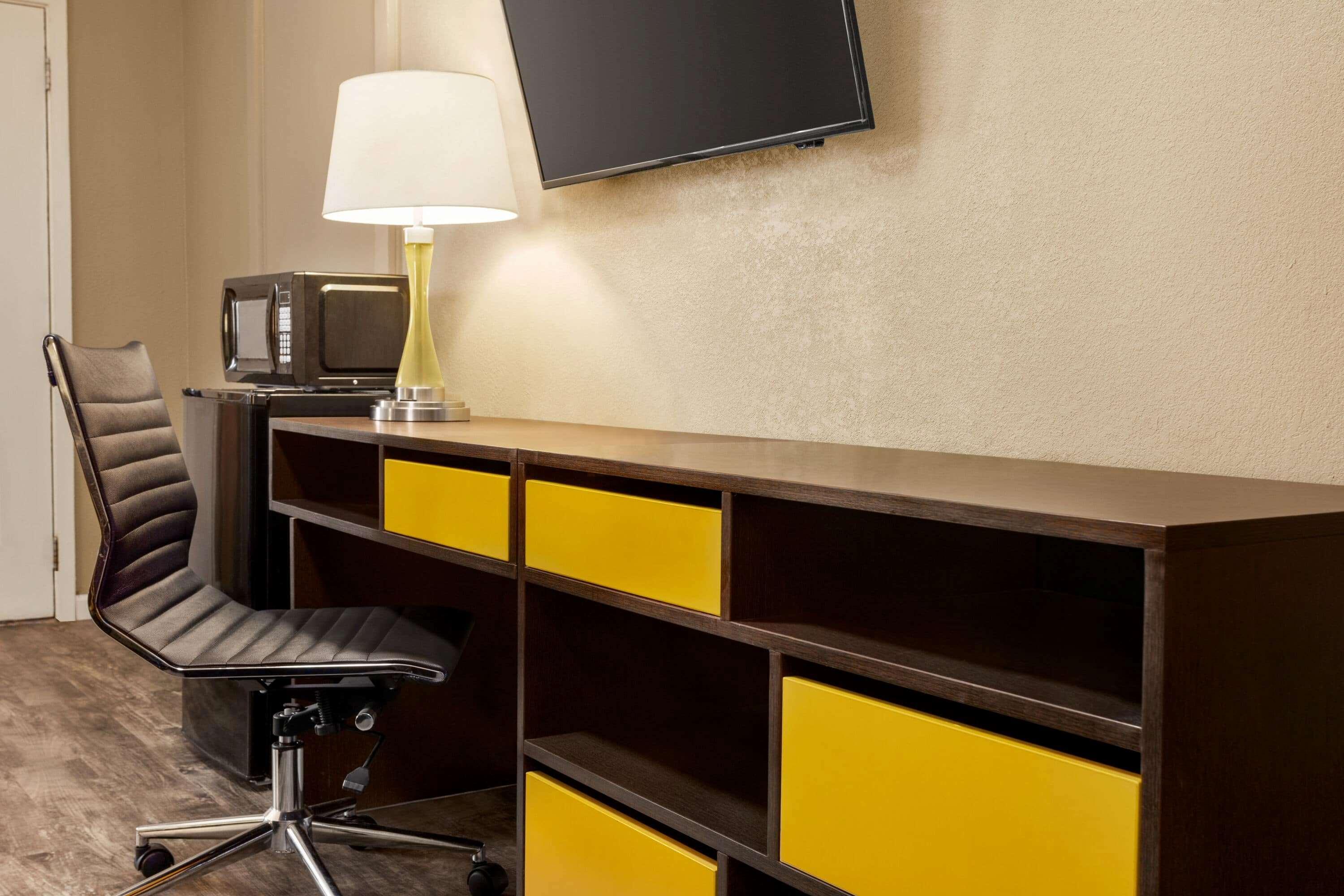 Super 8 By Wyndham Brookhaven Hotel Екстериор снимка