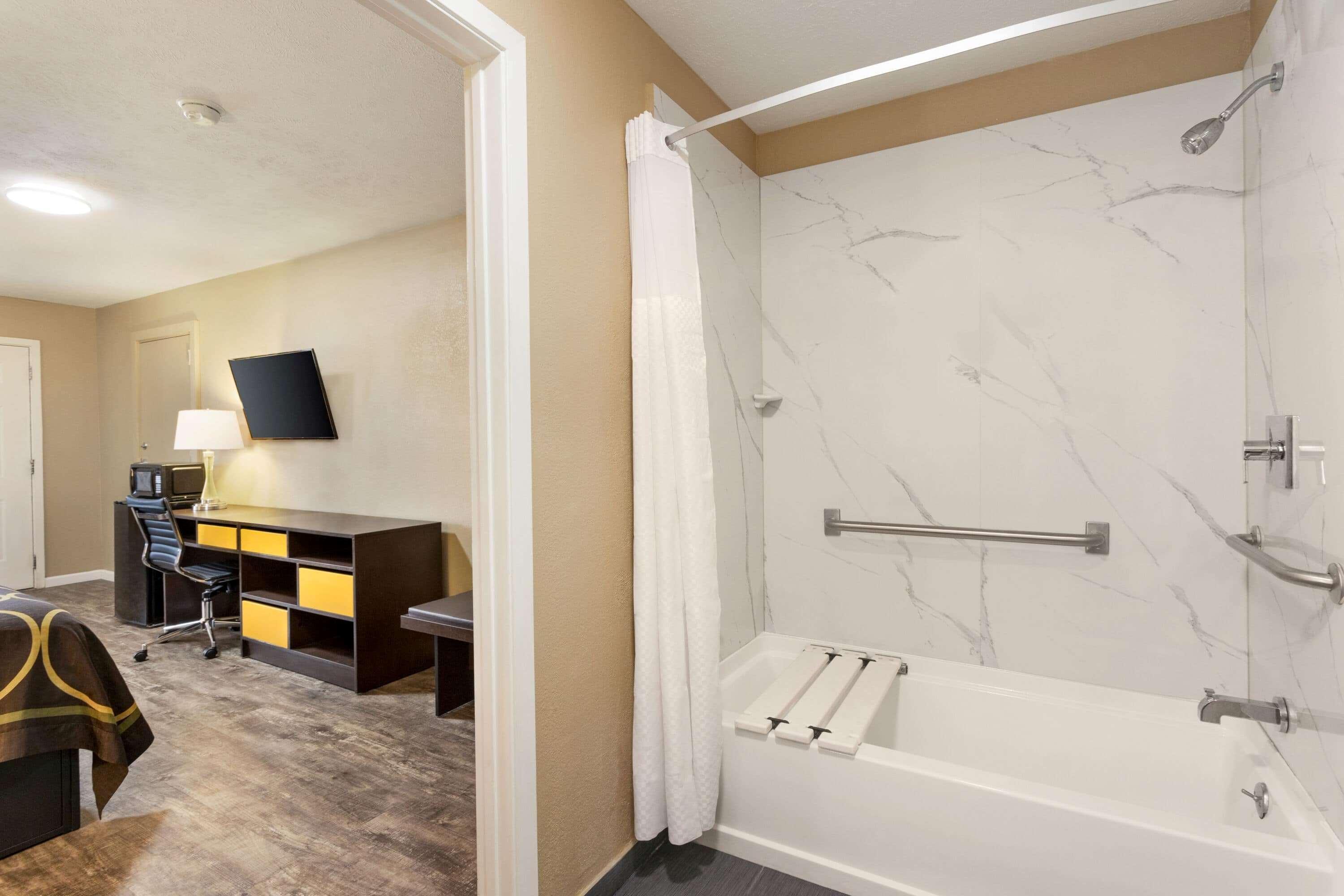 Super 8 By Wyndham Brookhaven Hotel Екстериор снимка