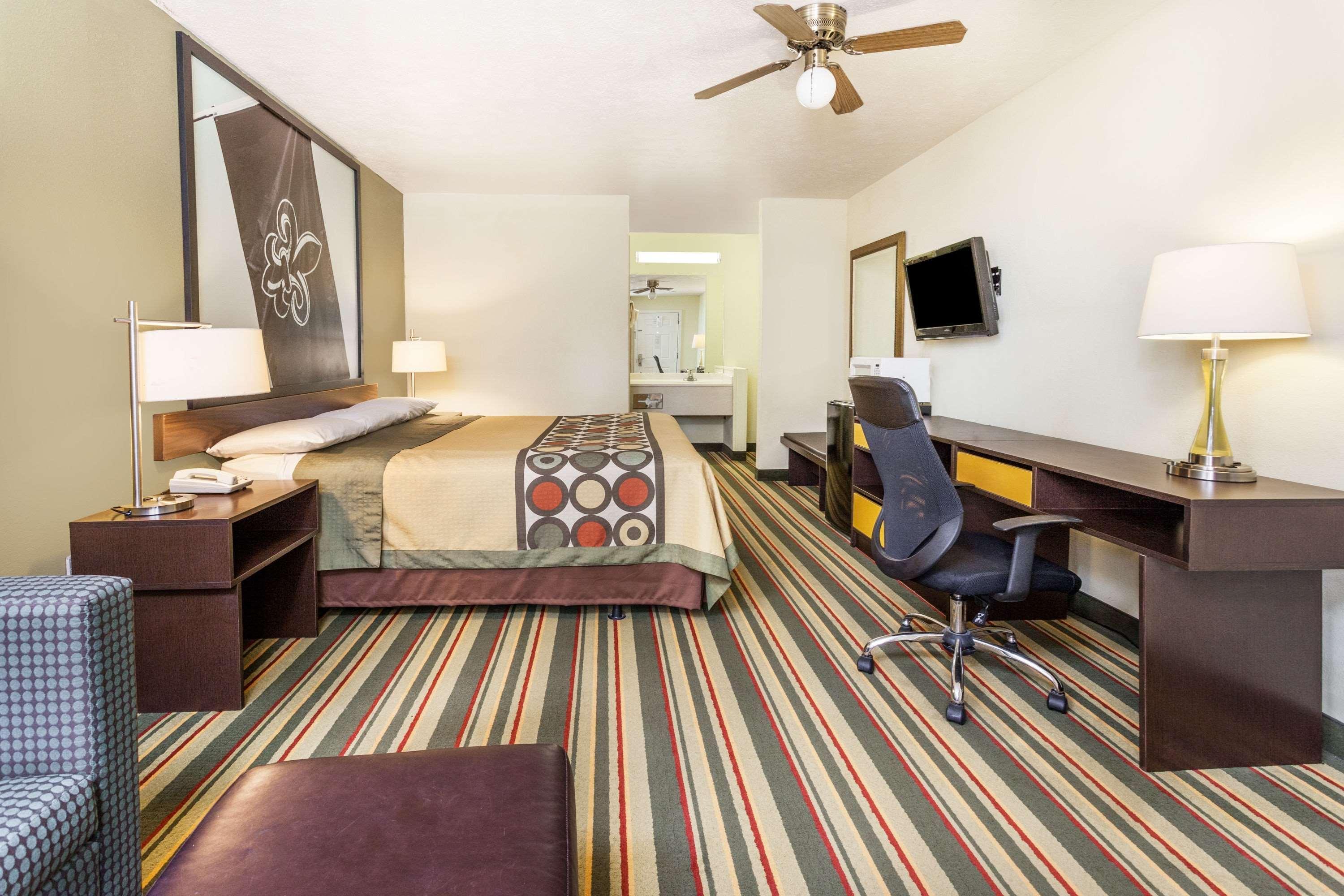 Super 8 By Wyndham Brookhaven Hotel Екстериор снимка