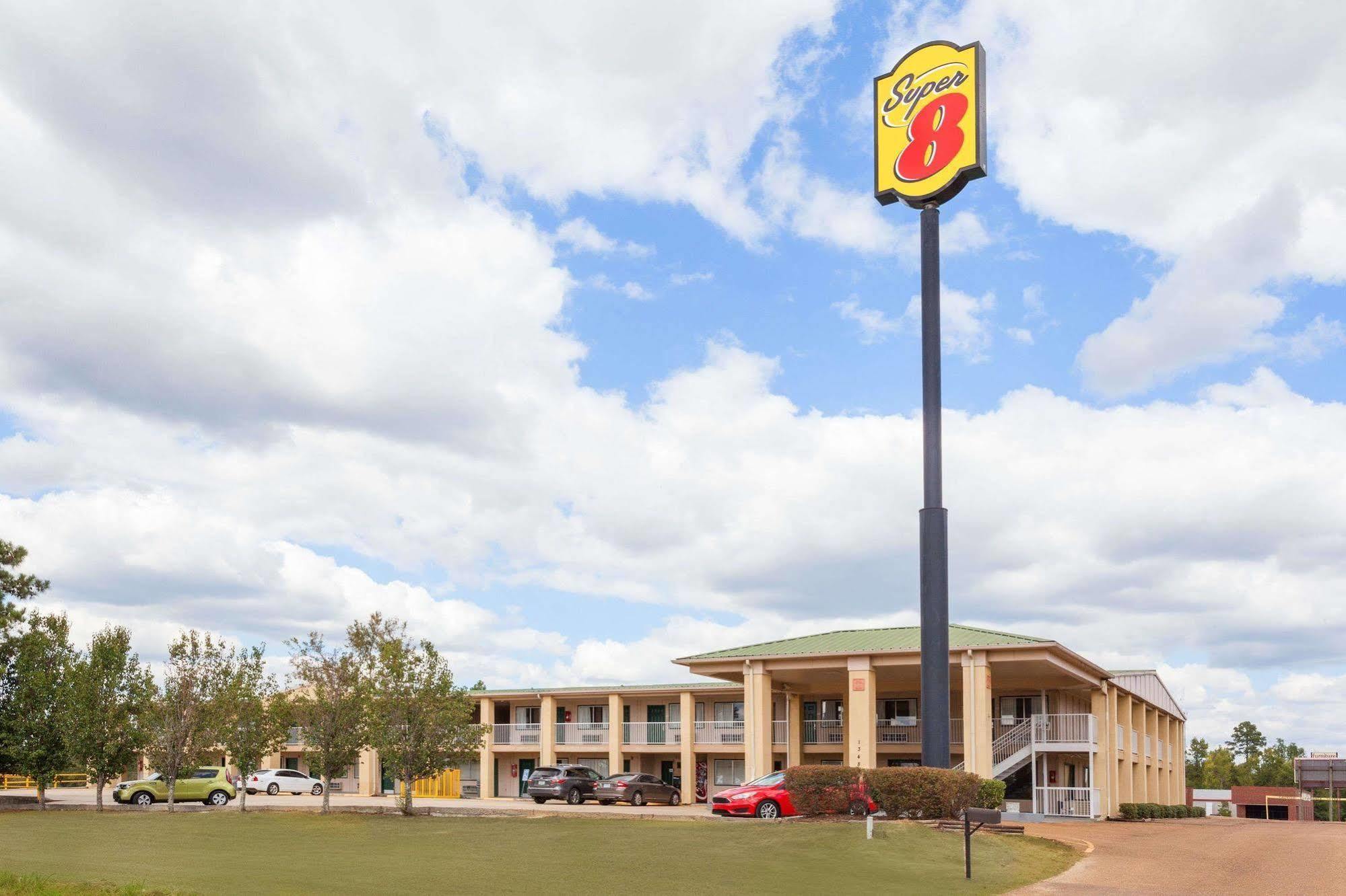 Super 8 By Wyndham Brookhaven Hotel Екстериор снимка